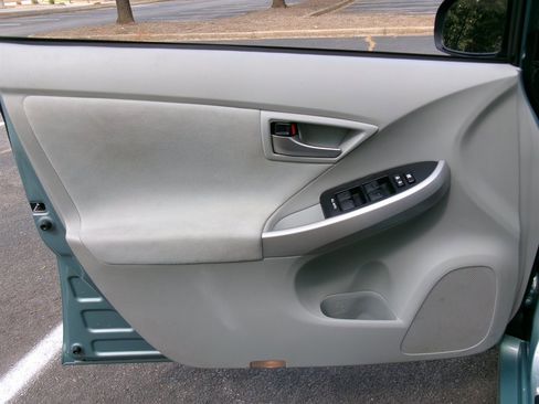 Used 2012 Toyota Prius Two image 11