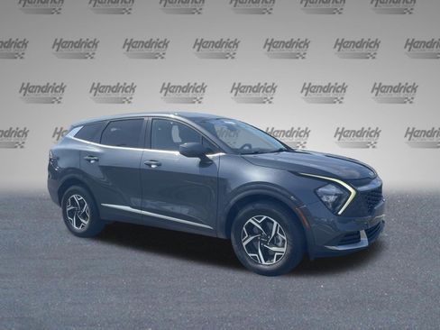 Used 2023 Kia Sportage LX AWD/4WD image 2