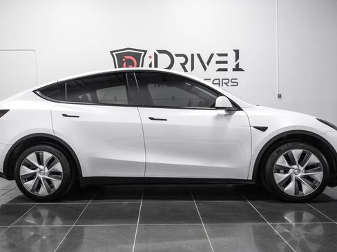 Used 2023 Tesla Model Y Long Range AWD/4WD image 9