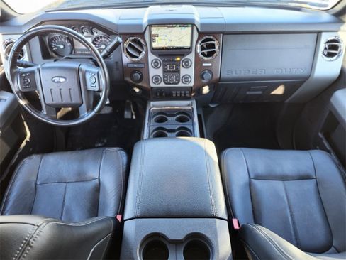 Used 2016 Ford F250 Lariat w/ Lariat Interior Package image 12