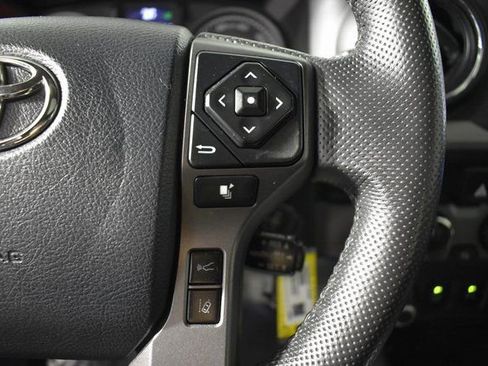 Used 2020 Toyota Tacoma TRD Off-Road w/ TRD Premium Off Road Package image 17