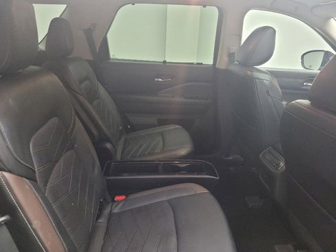 Used 2022 Nissan Pathfinder Platinum w/ Cargo Package AWD/4WD image 19