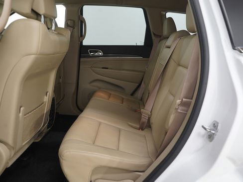 Used 2017 Jeep Grand Cherokee Limited w/ Trailer Tow Group IV image 15