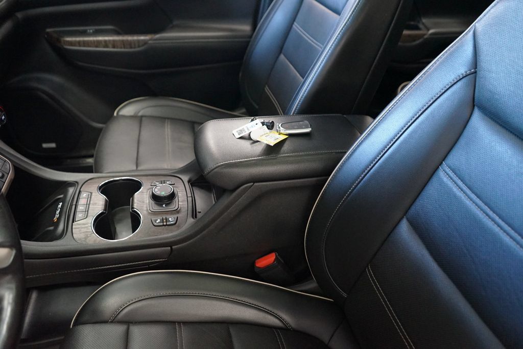 Used 2022 GMC Acadia Denali AWD/4WD image 33