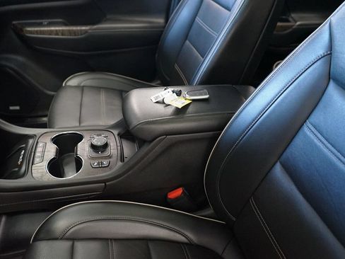 Used 2022 GMC Acadia Denali AWD/4WD image 33