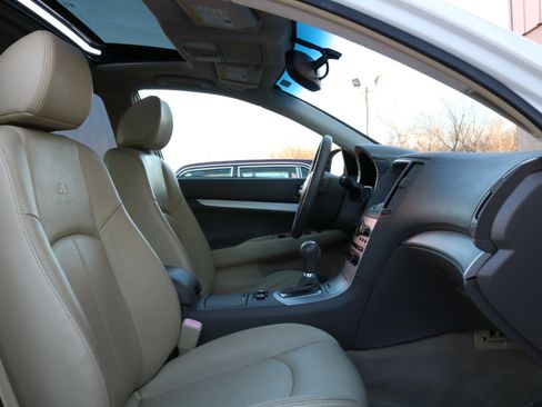 Used 2009 INFINITI G37 x Sedan w/ Premium Pkg image 42