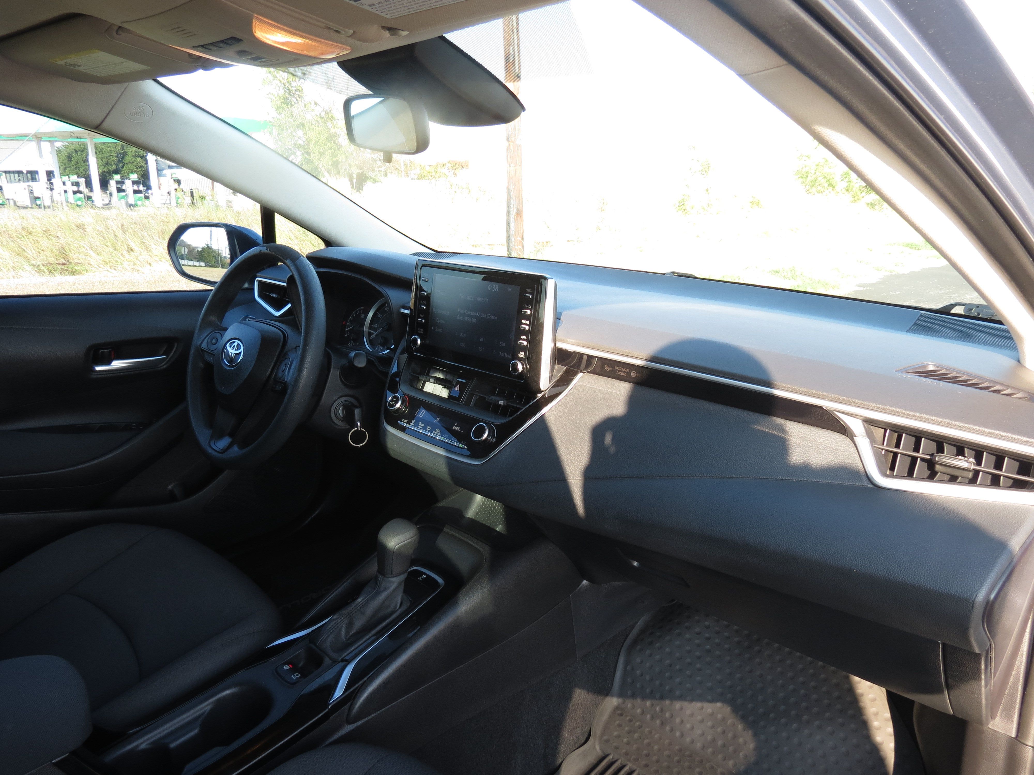 Used 2020 Toyota Corolla LE FWD image 27
