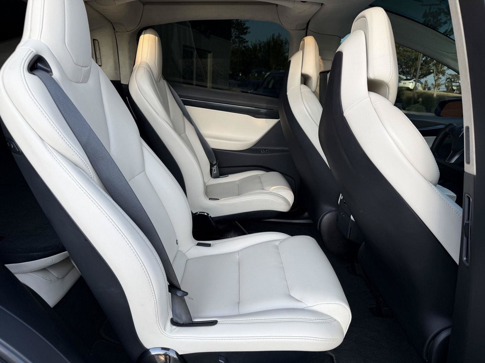 Used 2018 Tesla Model X 75D AWD/4WD image 17