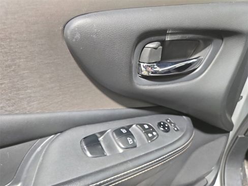 Used 2023 Nissan Murano SV image 14