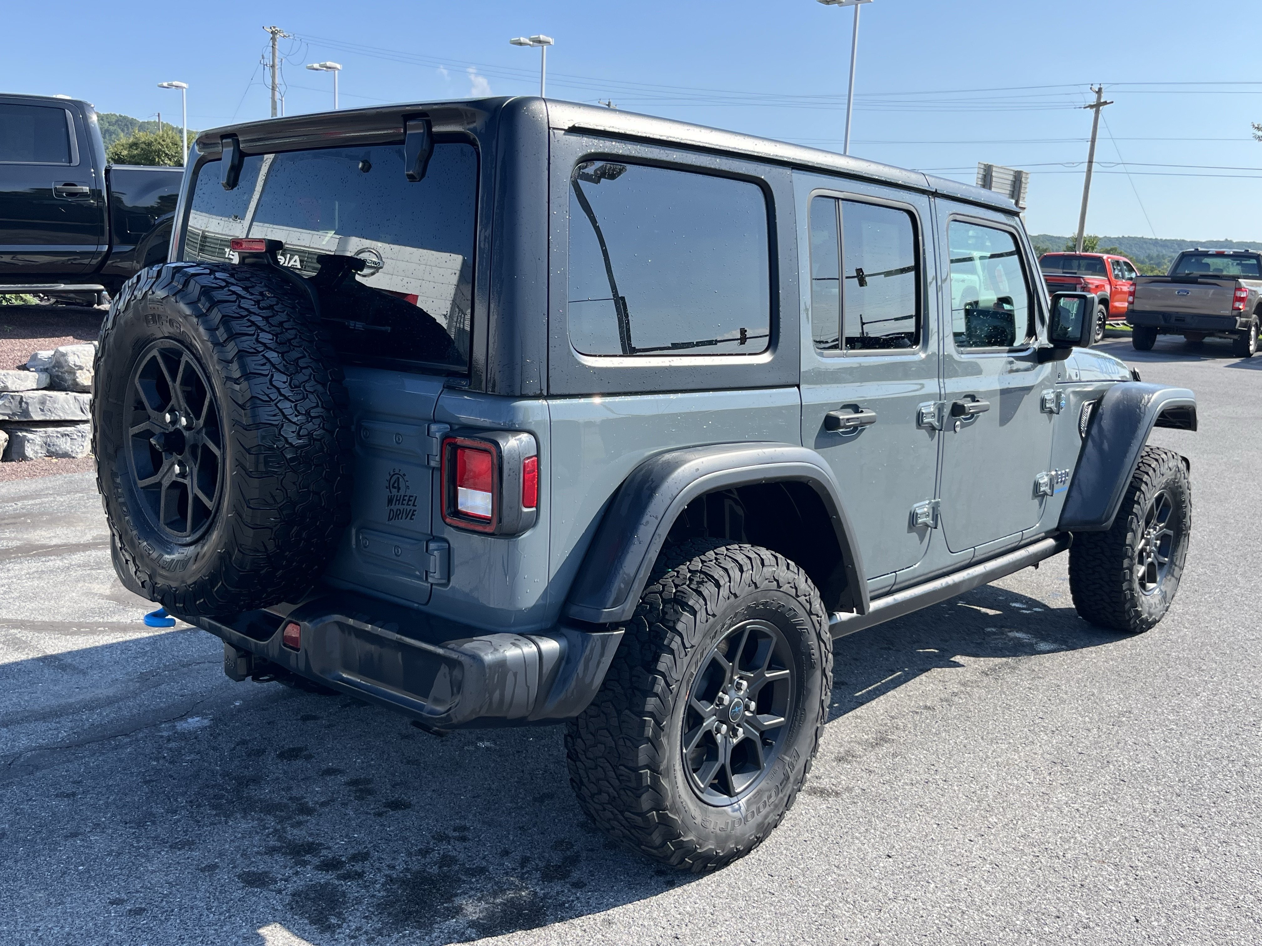 Used 2024 Jeep Wrangler Unlimited AWD/4WD image 4