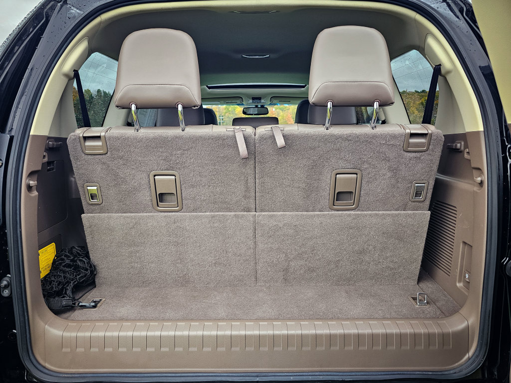 Used 2014 Lexus GX 460 w/ Premium Package AWD/4WD image 42