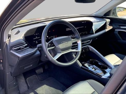 Used 2025 Audi Q5 Premium w/ Convenience Package AWD/4WD image 14