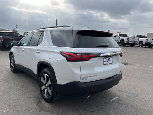 Used 2022 Chevrolet Traverse LT w/ LT Premium Package AWD/4WD image 13