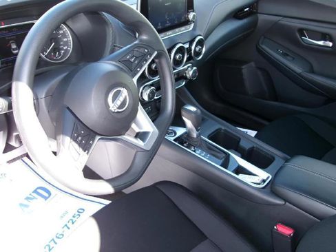 Used 2024 Nissan Sentra SV FWD image 12