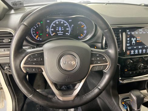 Used 2022 Jeep Grand Cherokee Limited image 11