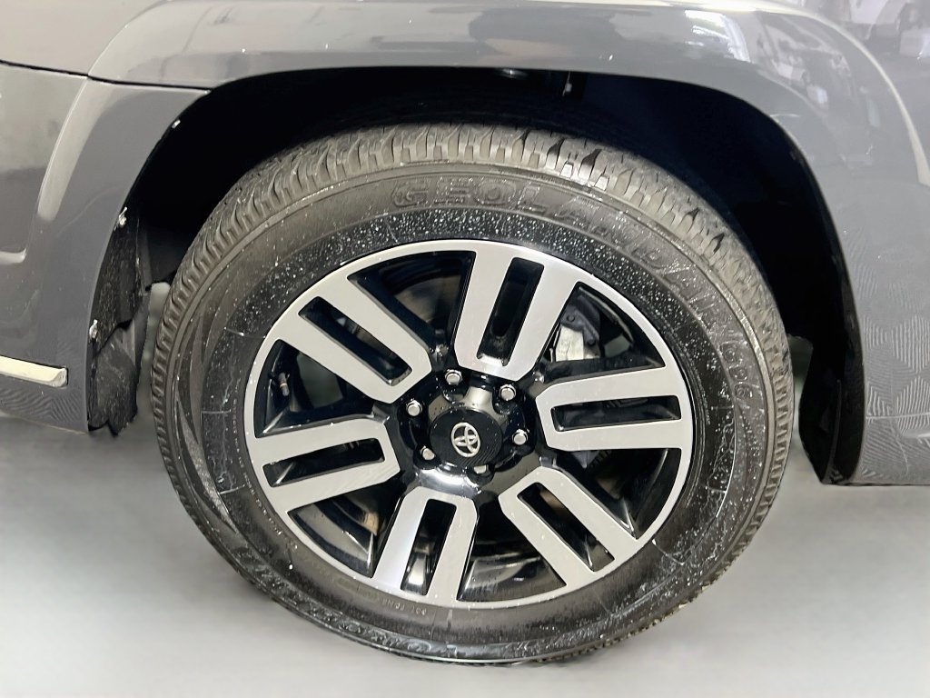 Used 2024 Toyota 4Runner Limited RWD image 11