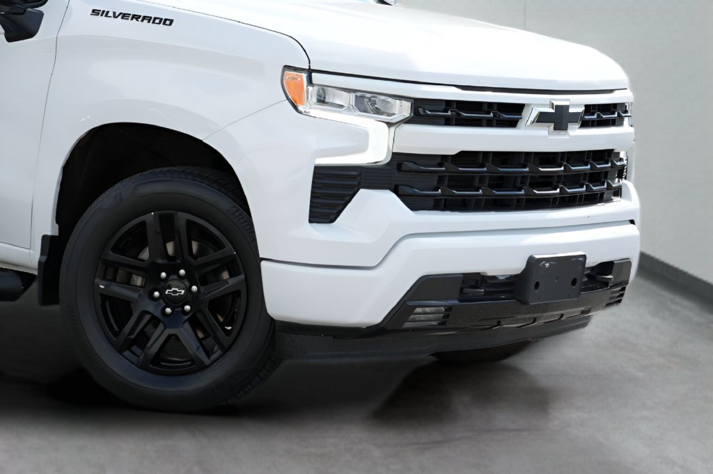 Used 2024 Chevrolet Silverado 1500 RST AWD/4WD image 3