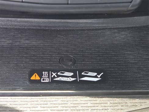 Used 2022 Cadillac CT4 V image 17