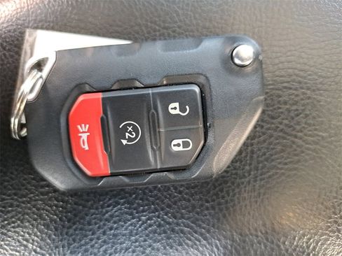 Used 2023 Jeep Wrangler Unlimited Rubicon w/ Cold Weather Group image 31