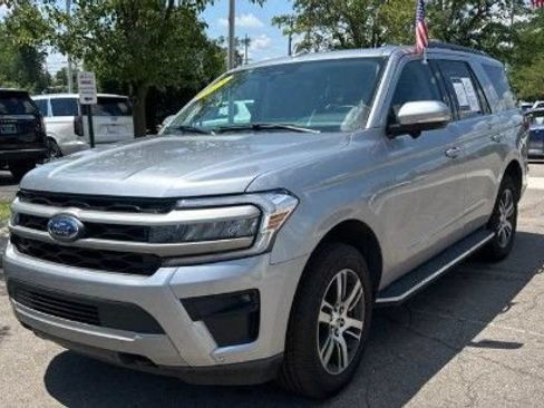 Used 2023 Ford Expedition XLT AWD/4WD image 5