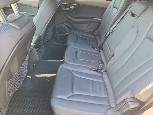 Used 2021 Audi Q7 3.0T Premium Plus w/ Premium Plus Package AWD/4WD image 12