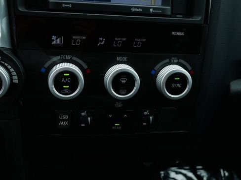 Used 2018 Toyota Sequoia TRD Sport AWD/4WD image 18
