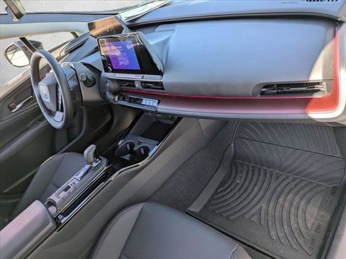 Certified 2025 Toyota Prius Plug-In Hybrid image 20