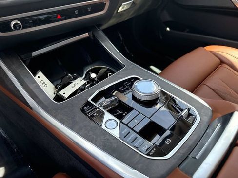 Used 2025 BMW X7 xDrive40i AWD/4WD image 29