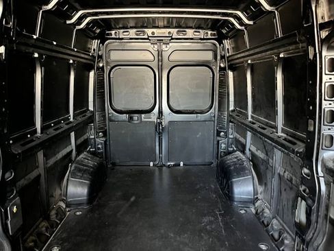 Used 2025 RAM ProMaster 2500 FWD image 11