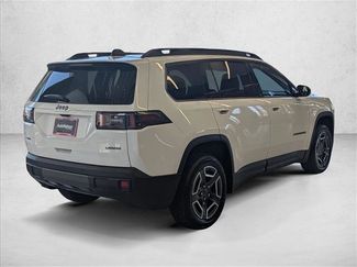 New 2026 Jeep Cherokee Laredo video 2