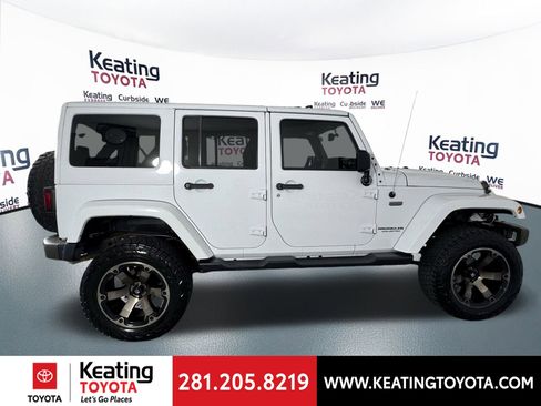 Used 2016 Jeep Wrangler Unlimited Sahara image 3