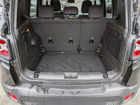 Used 2023 Jeep Renegade Latitude w/ Sun/Sound Group image 5