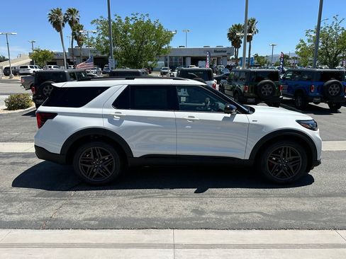 New 2026 Ford Explorer ST-Line w/ ST-Line Street Pack RWD image 9