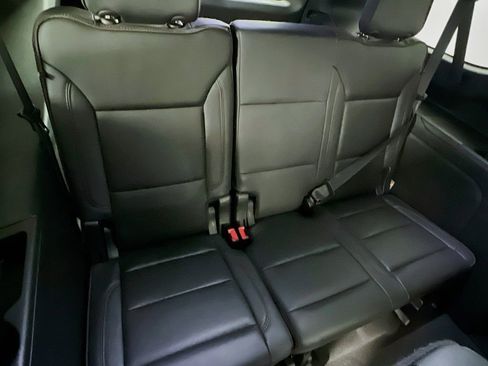 Used 2022 Chevrolet Suburban High Country image 28