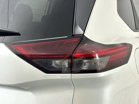 Certified 2023 Nissan Rogue SV image 26