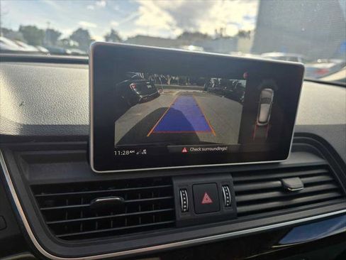 Used 2020 Audi Q5 e Premium Plus w/ Premium Plus Package image 29