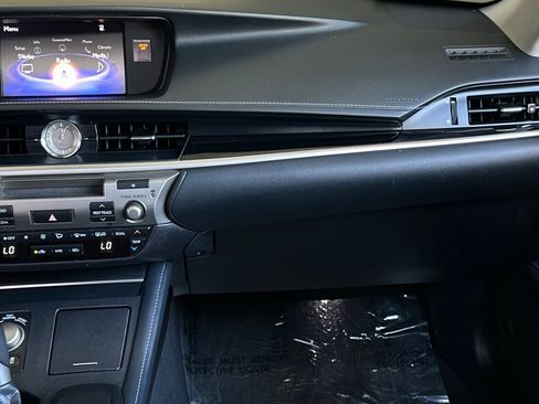 Used 2018 Lexus ES 350 w/ Accessory Package FWD image 28