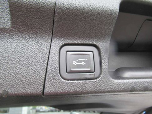 Used 2018 GMC Acadia SLE FWD image 22