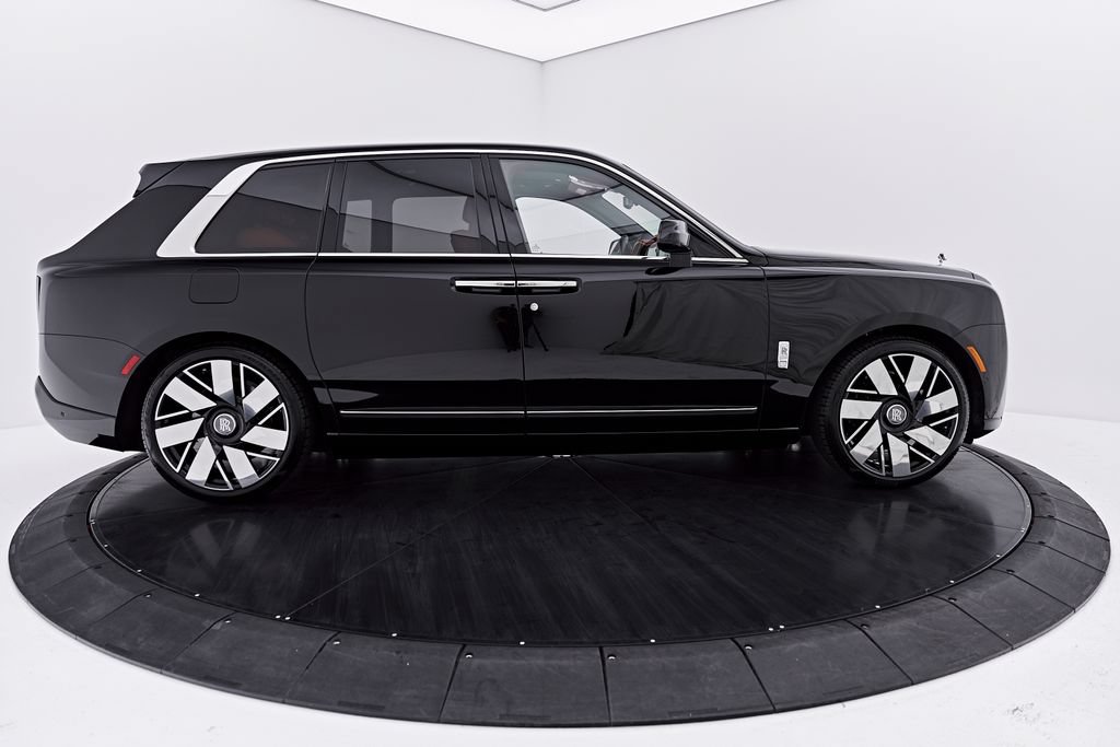 Used 2026 Rolls-Royce Cullinan w/ Cullinan Package AWD/4WD image 15