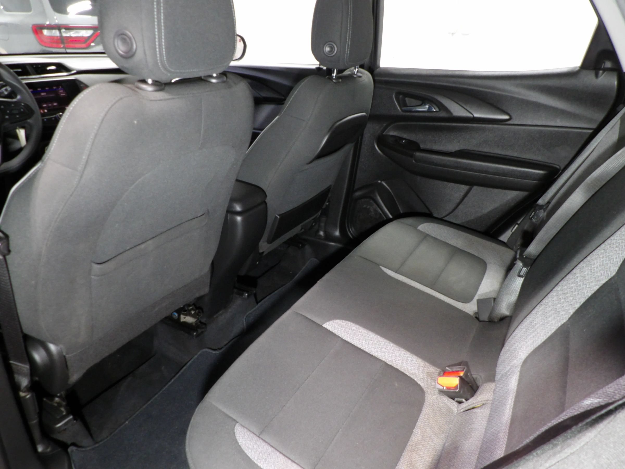 Used 2021 Chevrolet TrailBlazer LS FWD image 9