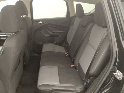 Used 2017 Ford Escape SE image 18