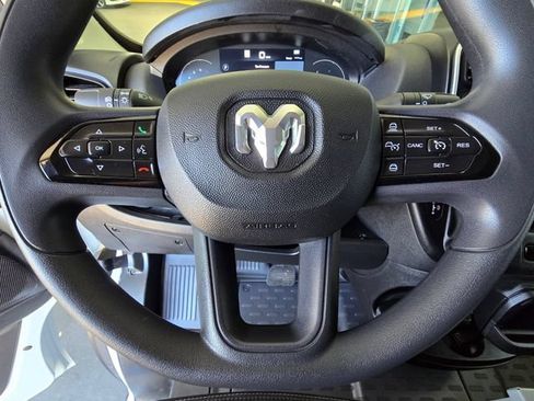 Used 2025 RAM ProMaster 2500 w/ Quick Order Package 22G SLT FWD image 15