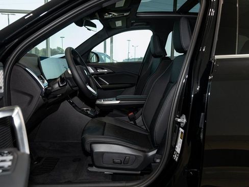 Used 2025 BMW X1 xDrive28i w/ Technology Package image 19