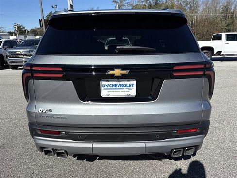 Used 2025 Chevrolet Traverse LT w/ Sun and Wheel Package image 4