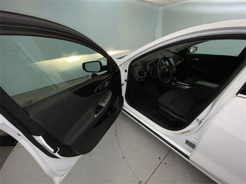 Used 2024 Chevrolet Malibu LT image 11