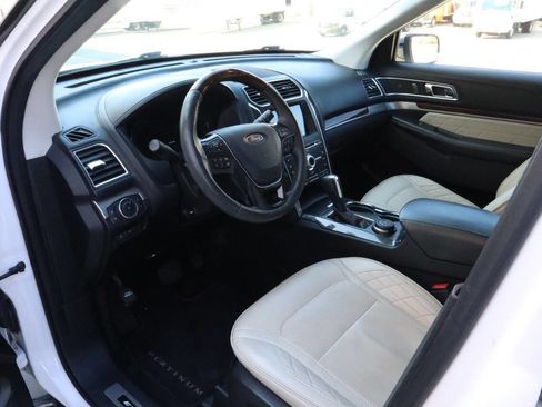 Used 2017 Ford Explorer Platinum image 15