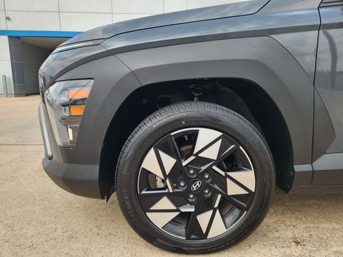 Used 2024 Hyundai Kona SEL AWD/4WD image 9