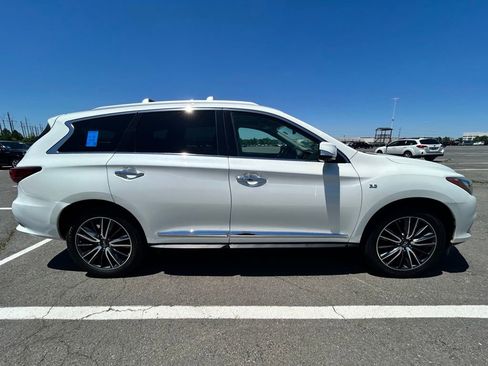 Used 2019 INFINITI QX60 Luxe w/ Sensory Package AWD/4WD image 6