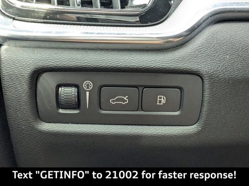 Used 2019 Volvo S60 T8 R-Design image 30