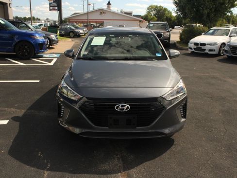 Used 2018 Hyundai Ioniq Plug-In Hybrid FWD image 11